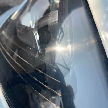 Renault Megane 4 Ön Farların Soyulması