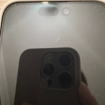 Vatan Bilgisayar Sıfır İPhone 15 Pro Telefonumun Ekranını Çizdiler