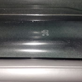 Opel Araba Alıyorum Peugeot Amblemi Var Aracın Üstünde