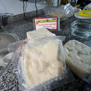 Harras Tam Yağlı İnek Peyniri Küflü Geldi