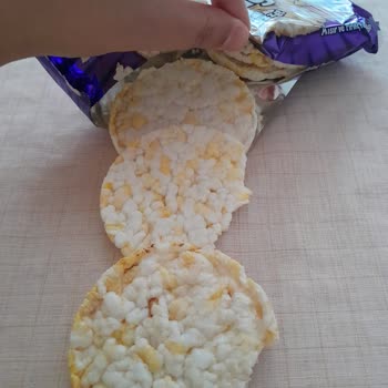 Eti Gıda Aldığım Ürünün İçindeki İki Ürün Isırılmış Bir Şekilde Çıktı