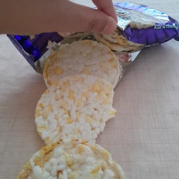 Eti Gıda Aldığım Ürünün İçindeki İki Ürün Isırılmış Bir Şekilde Çıktı