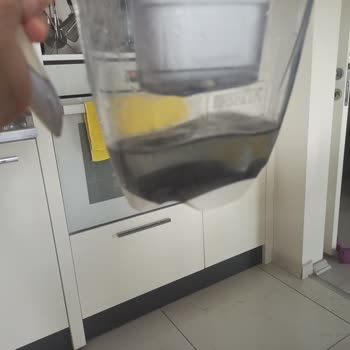 Brita Siyah Su Akıyor Yeni Filtreden