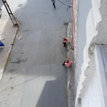 Bağcılar Belediyesi Bir Tekstil Fabrikasındaki İşçilerin Davranışları Hakkında Şikayet