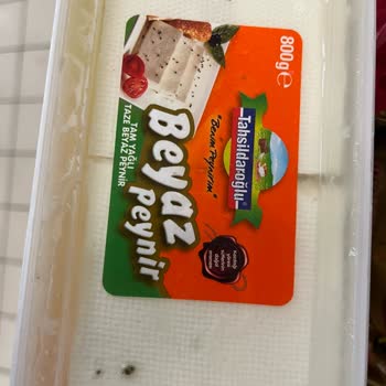 Migros Bozuk, Küflenmiş Peynirleri İndirime Sokuyor