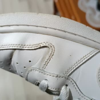 Deichmann Nike Ayakkabımda Deri Çatlağı