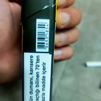 Philip Morris Firmasının Kısa Mavi Lark Paketinde Hatalı Sigara