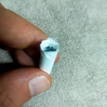 Philip Morris Firmasının Kısa Mavi Lark Paketinde Hatalı Sigara