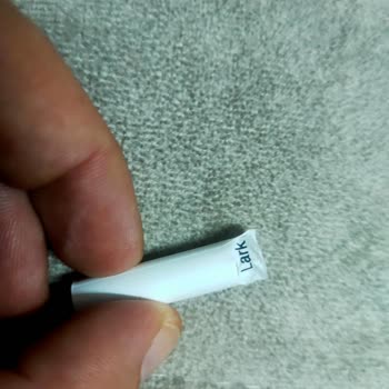 Philip Morris Firmasının Kısa Mavi Lark Paketinde Hatalı Sigara