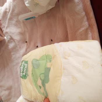 Şok Marketler Bebek Bezi İçinde Fare Pisliği