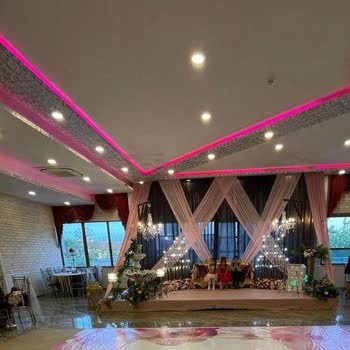 Ayşe Sayan Organizasyon Eksik Konsept Ve Özensiz Sahne Kumaşı