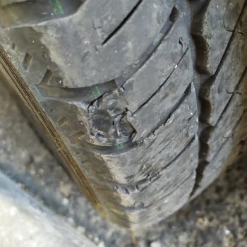 Mercedes Vito Dunlop Lastik Parçalanması