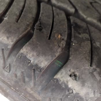 Mercedes Vito Dunlop Lastik Parçalanması