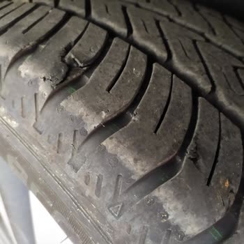 Mercedes Vito Dunlop Lastik Parçalanması