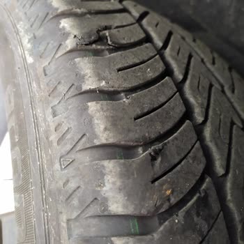 Mercedes Vito Dunlop Lastik Parçalanması