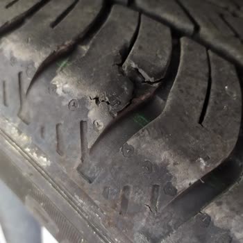 Mercedes Vito Dunlop Lastik Parçalanması