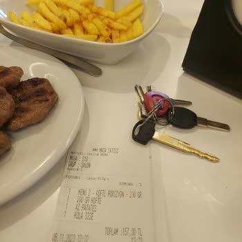 Köfteci Yusuf Fiş Ve Yemek Sorunu