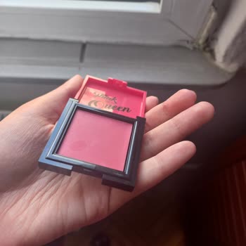 Pastel Kozmetik Pastel Markasının Pastel Cream Blush'ında Parmak İzi Ve Lekeler Var