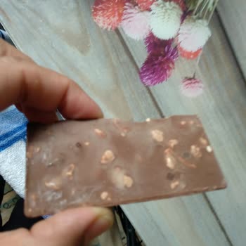 Ülker Fındıklı Ve Üzümlü Çikolata Bozuk Çıktı