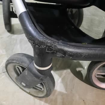 Pregobaby İkiz Bebek Arabasının Tekerleği Çatladı