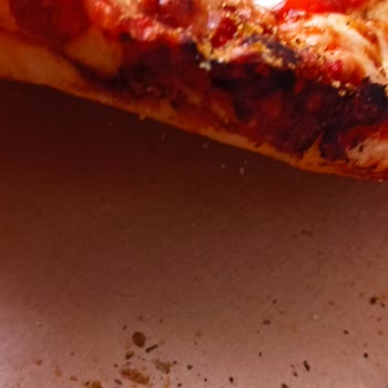 Little Caesars Yanlış Pizza Özensiz Personel