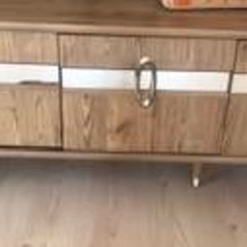 Bellona TV Ünitesi Kırık Kapaklı