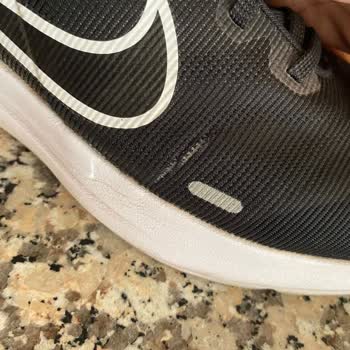 Nike Mağazasının Kalitesizliği, Gerçekten Parasını Hak Etmiyor