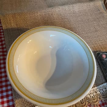 Madame Coco Setten Çıkan Eksik Kase