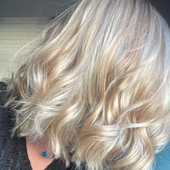 Beyaz Köşk Coiffeur (Ersin Pekdemir) Uzmanlıkla Yakılan Saçım!