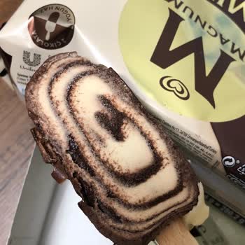 Magnum Bozuk Dondurma Satıyor