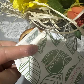 Taze Çiçek Teslimat Sıkıntı ve Giden Ürünle Seçtiğimiz Ürün Aynı Değil