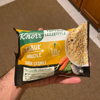 Knorr Tavuk Çeşnili Noodle Paketinde Ağır Kimyasal Bir Koku