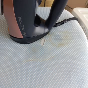 Philips Azur 7500 Series Buharlı Ütü Su Akıtıyor