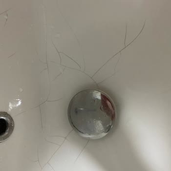 Lavabo Çatlakları Olan Cerastyle Ürün