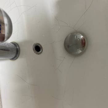 Lavabo Çatlakları Olan Cerastyle Ürün