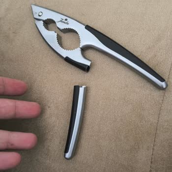 Jumbo Ürün Cevizi Kırarken Kırıldı