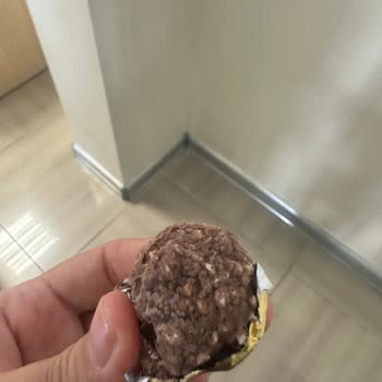Ferrero Rocher Bozuk Çikolata