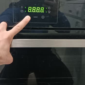 Candy Beyaz Eşya Candy Marka Ankastre Mutfak Fırını Çalışmıyor.