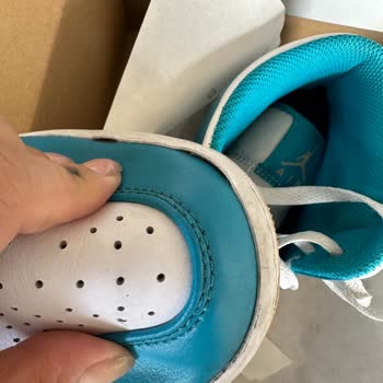 Sneaks Up Ayakkabı Yapışkan Yerleri Sorunu