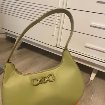 Nine West Kötü Paketlenmiş Bot Koydukları Kutuya Sığmadığından Ezilmiş