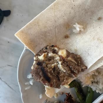 Sütiş Bayraklı Menüsü Ve Önünüze Gelen Yemekler Arasındaki Uçurum