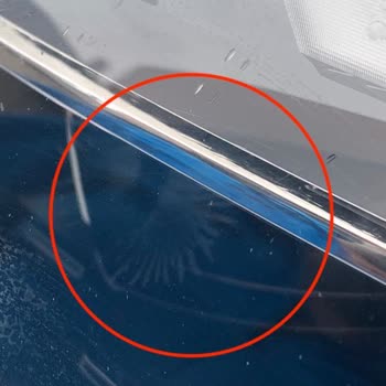 Audi Araç Far İç Kısmında Oluşan Çiçeklenme