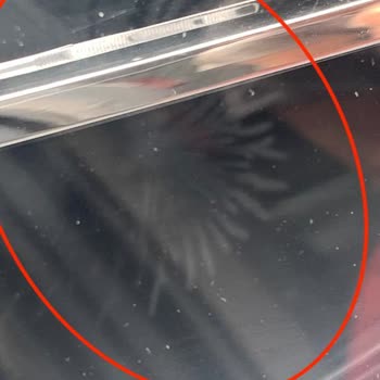 Audi Araç Far İç Kısmında Oluşan Çiçeklenme