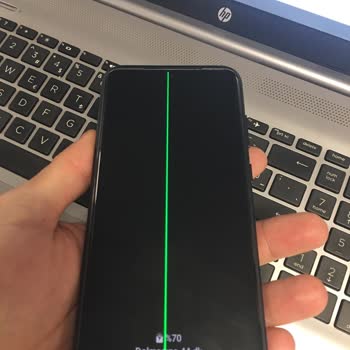 Samsung S20 Plus Ekrandaki Yeşil Çizgi