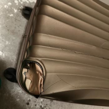 Türk Hava Yolları İle Uçuş Sırasında Valiz Kırılması