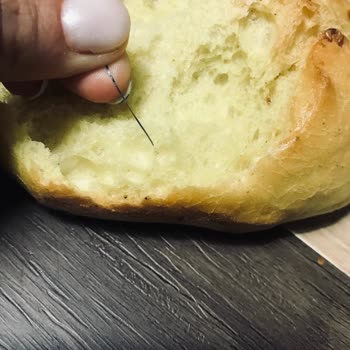 Şenyurt Sıcak Fırın Ve Unlu Mamülleri Ekmeğin İçinden Tel Çıktı