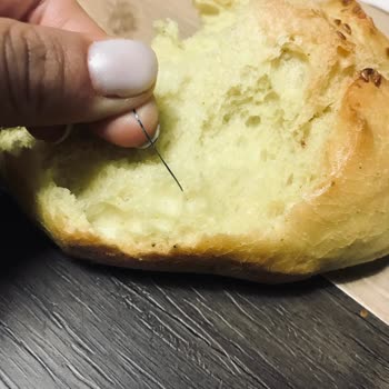 Şenyurt Sıcak Fırın Ve Unlu Mamülleri Ekmeğin İçinden Tel Çıktı