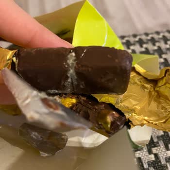 Eti Gıda Eti Antep Fıstıklı Çikolata Küfü