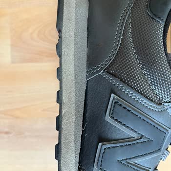 2 Haftada Dağılan New Balance Ayakkabı