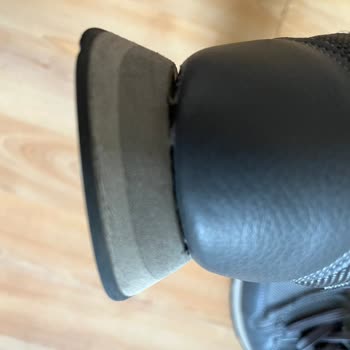 2 Haftada Dağılan New Balance Ayakkabı